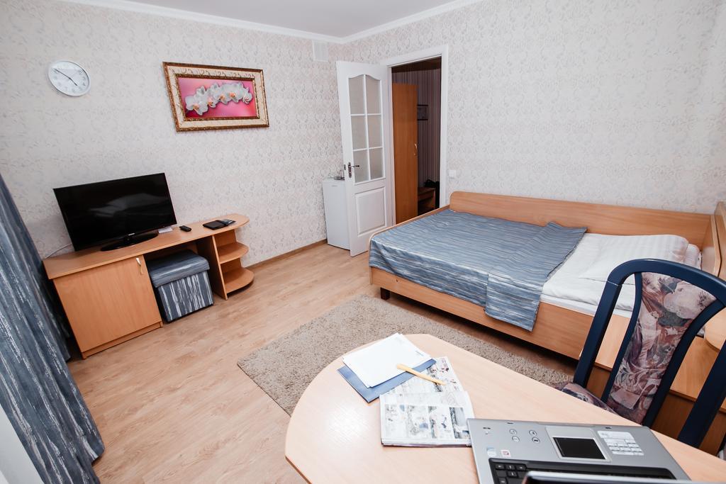 Hotel Ukraine Černihiv Esterno foto