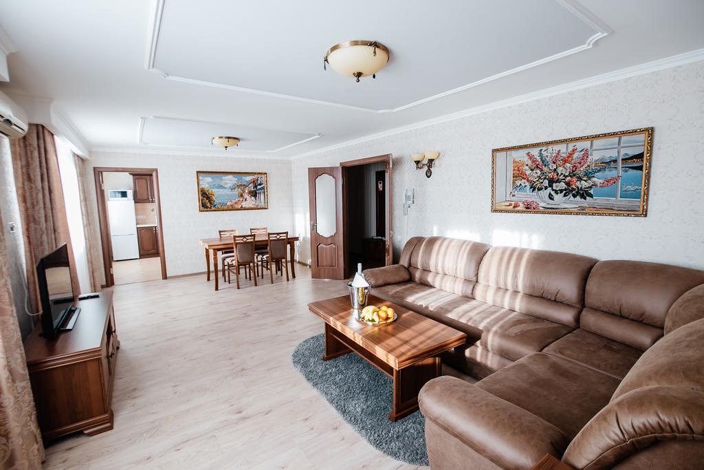 Hotel Ukraine Černihiv Esterno foto